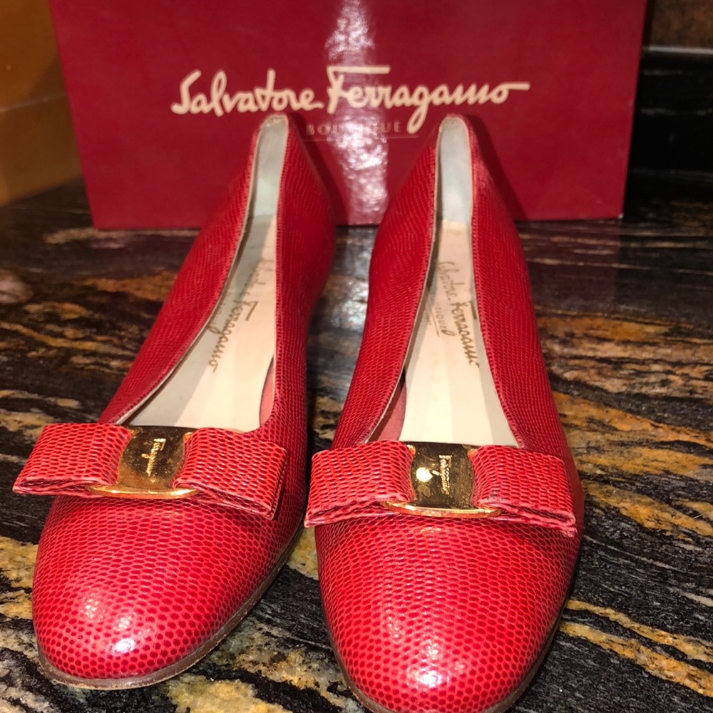 AUTHENTIC Salvatore Ferragamo Vara Shoes